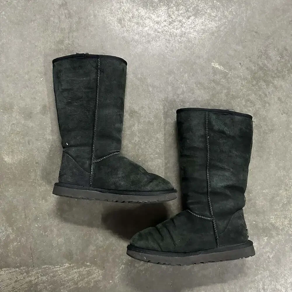 UGG Australia Classic Tall 5815 Sheepskin Boots Size 6 Y2K Cozy